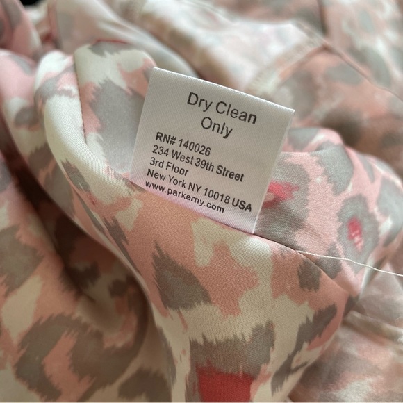 Parker Pink Multi Cougar Leopard Print Silk Pleated Mini PA061901CH Size 2 - Picture 7 of 9